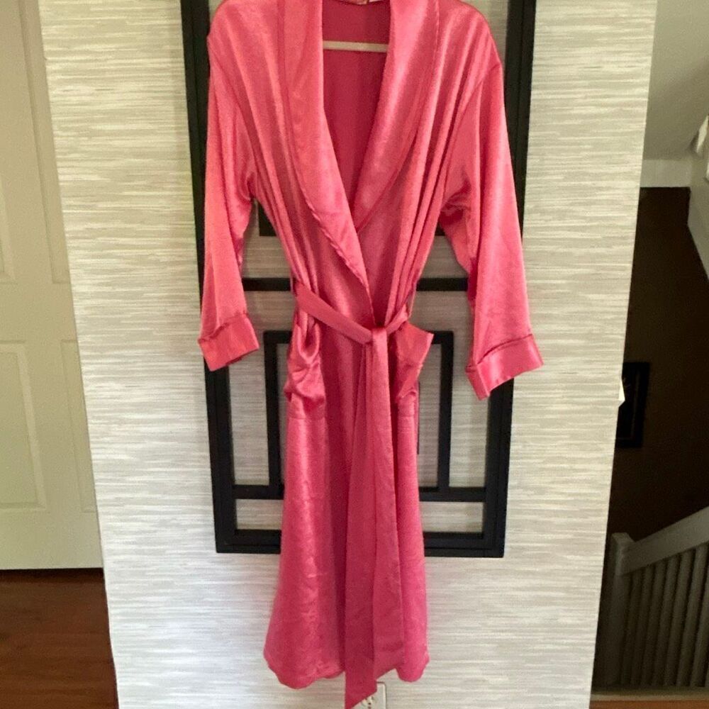 Vintage Victoria’s Secret pink crushed satin long robe size S